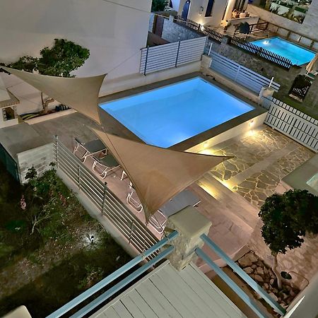 Villa Danae - Seaside Villa With Pool & Hot Tub Piso Livadi Exterior foto