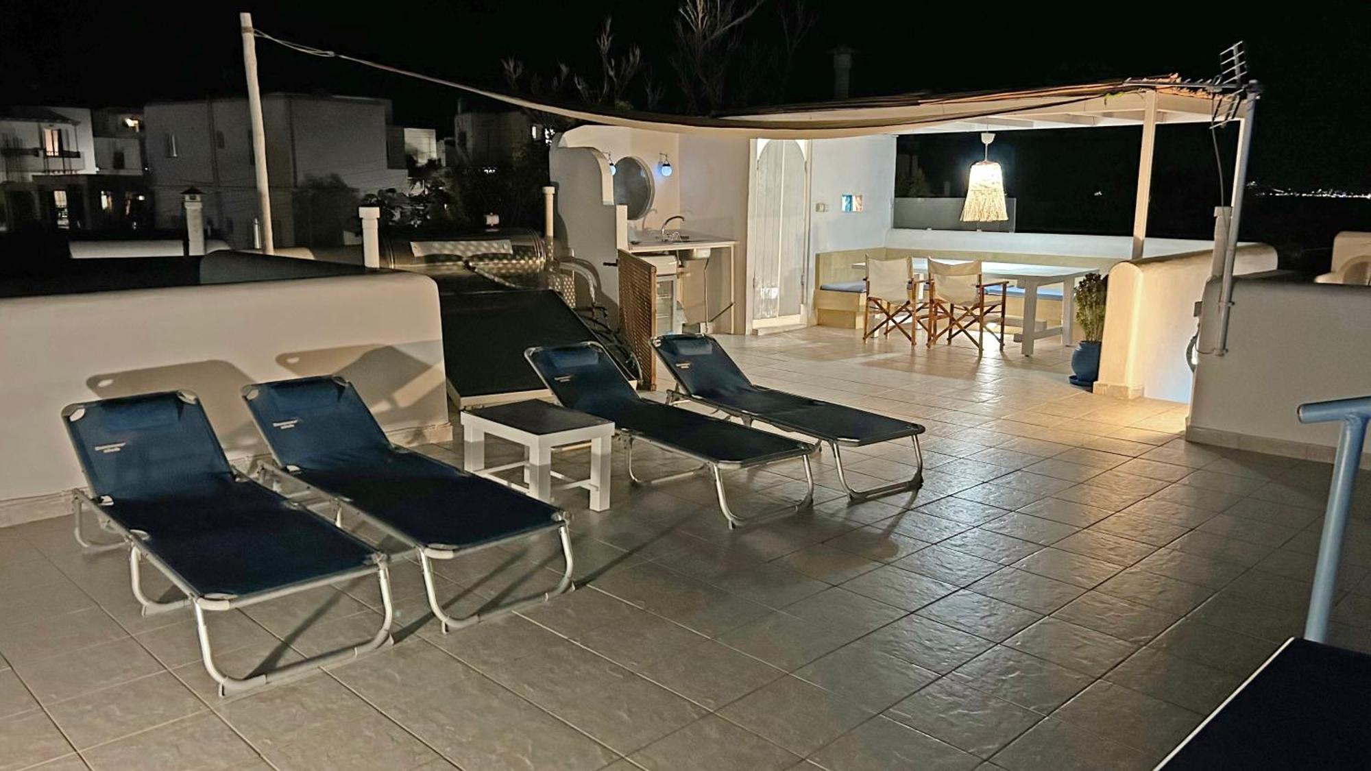 Villa Danae - Seaside Villa With Pool & Hot Tub Piso Livadi Exterior foto